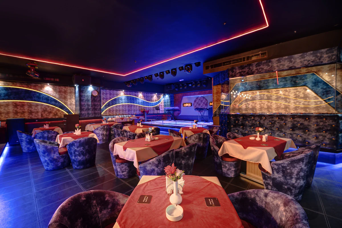 رستوران گلدن تولیپ آل برشا